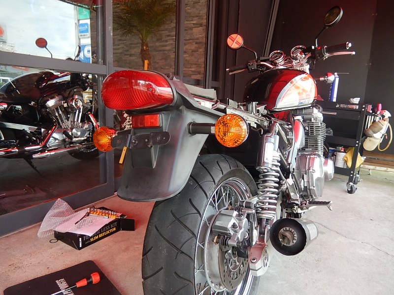 ご成約頂きました、ゼファー1100RS フェンダーレスキットの